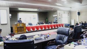 H. Asmar Hadir Pada Penyampaian Pandangan Fraksi DPRD Meranti 3 IMG 20230418 WA0111