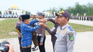 Plt Bupati H. Asmar Pimpin Apel Gelar Pasukan Operasi Ketupat Lancang Kuning 2023 4 IMG 20230418 WA0123