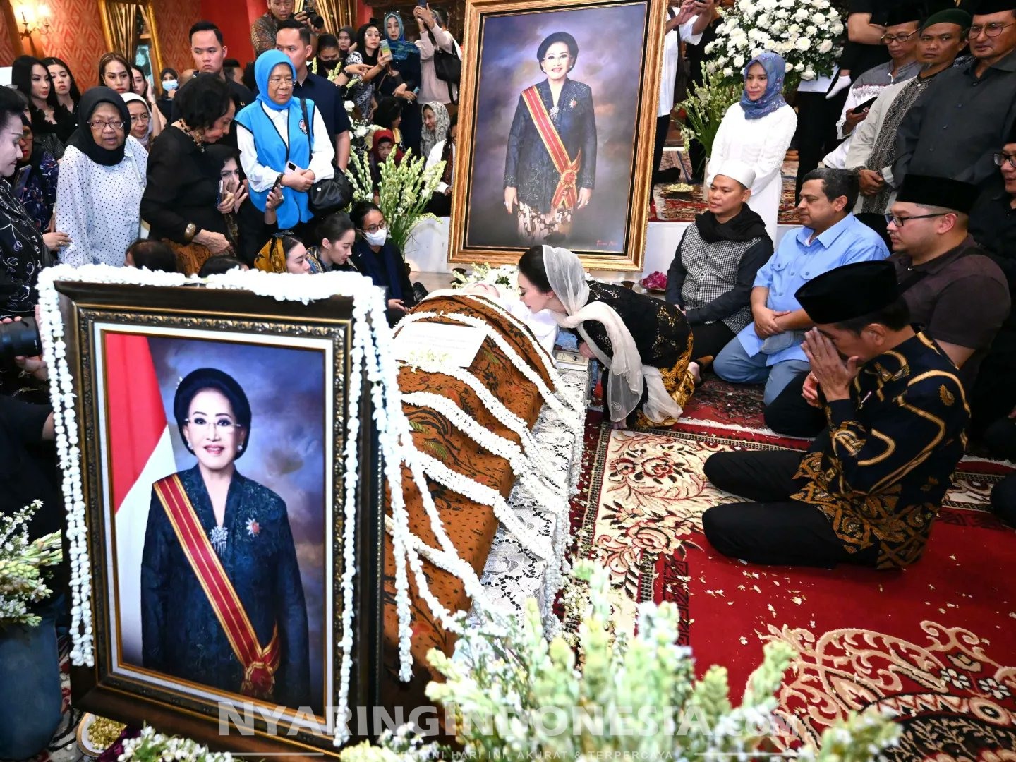 Presiden Joko Widodo Melayat Ke Kediaman Duka Alm. Mooryati Soedibyo