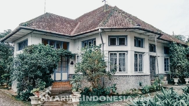 Rumah Heritage peninggalan Kolonial Belanda yang masih kokoh sampai saat ini terjaga dengan bentuk sejarahnya