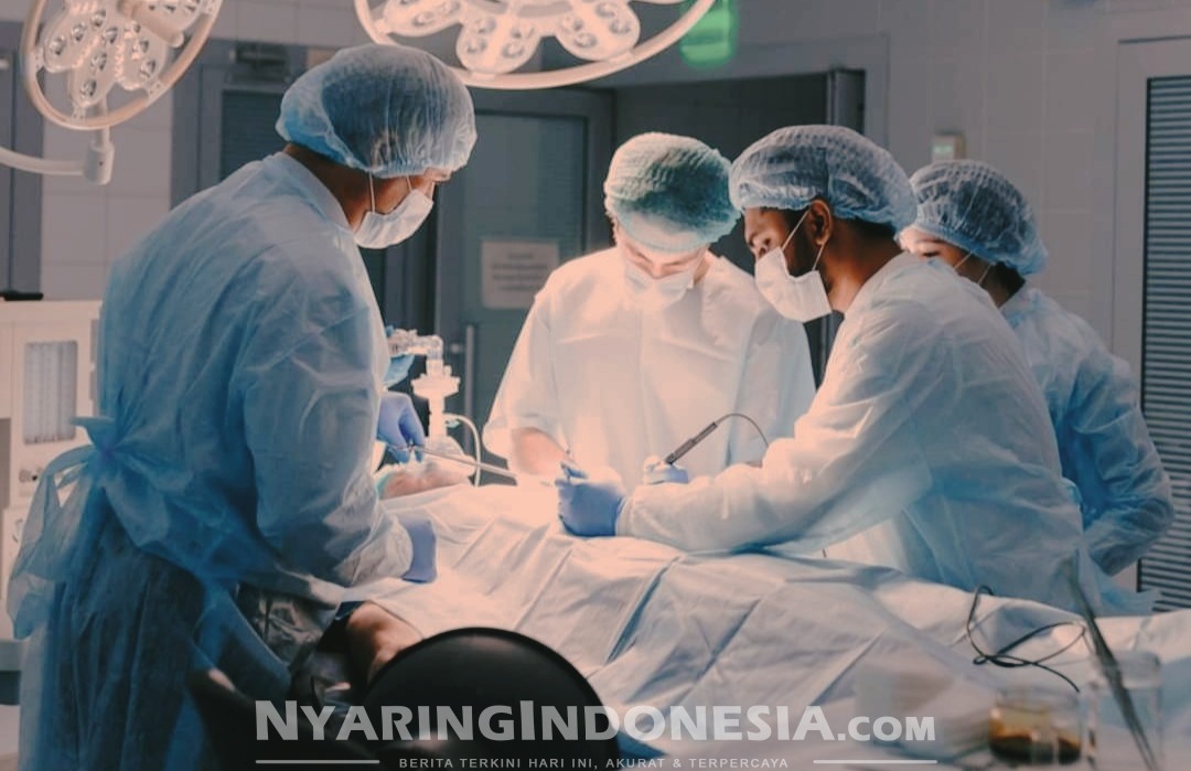 Tim dokter di Rumah Sakit Spesialis dan Pusat Penelitian King Faisal (KFSHRC) Riyadh Arab Saudi menjadi negara pertama di dunia yang berhasil melakukan transplantasi jantung robotik