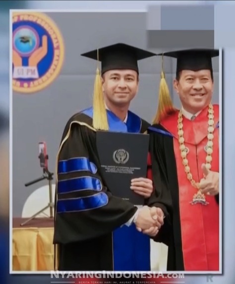 Momen Raffi Ahmad bersama Professor Kanoksak Likitpriwan dalam acara Penghargaan Gelar Doktor Kehormatan (Dr. HC) oleh Universal Institute of Professional Management (UIPM) Thailand