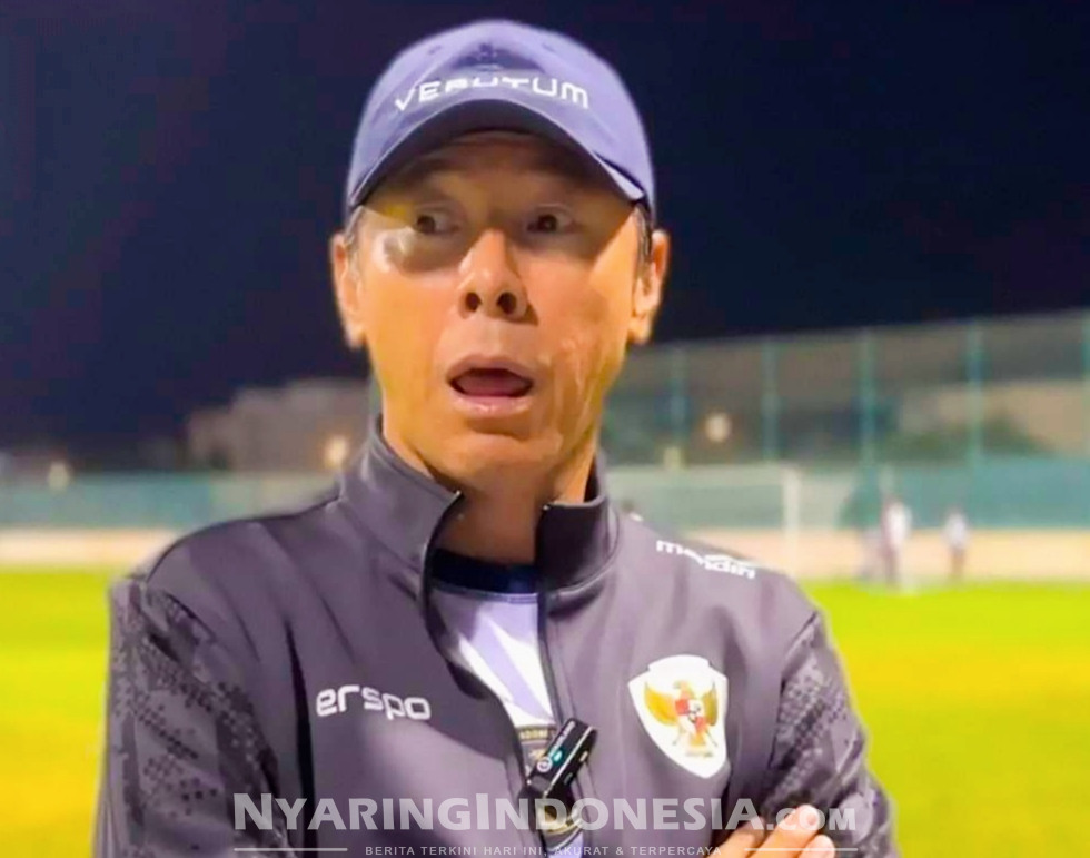 Foto: tangkapan layar video rilis PSSi, pelatih Shin Tae-yong tampak terkejut saat mendengar cerita tentang kekalahan 10-0