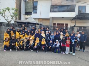 Warga RW 09 Baros Gelar Jalan Santai Rutin Bersama Naya Law Office 2 IMG 20251012 WA0005