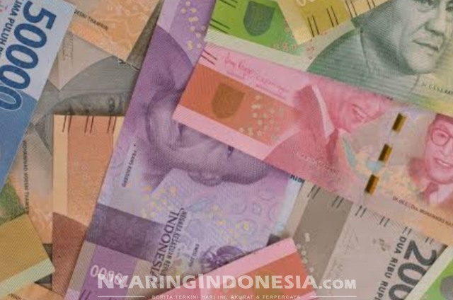 menyalurkan Bantuan Langsung Tunai Kesejahteraan (BLT Kesra)